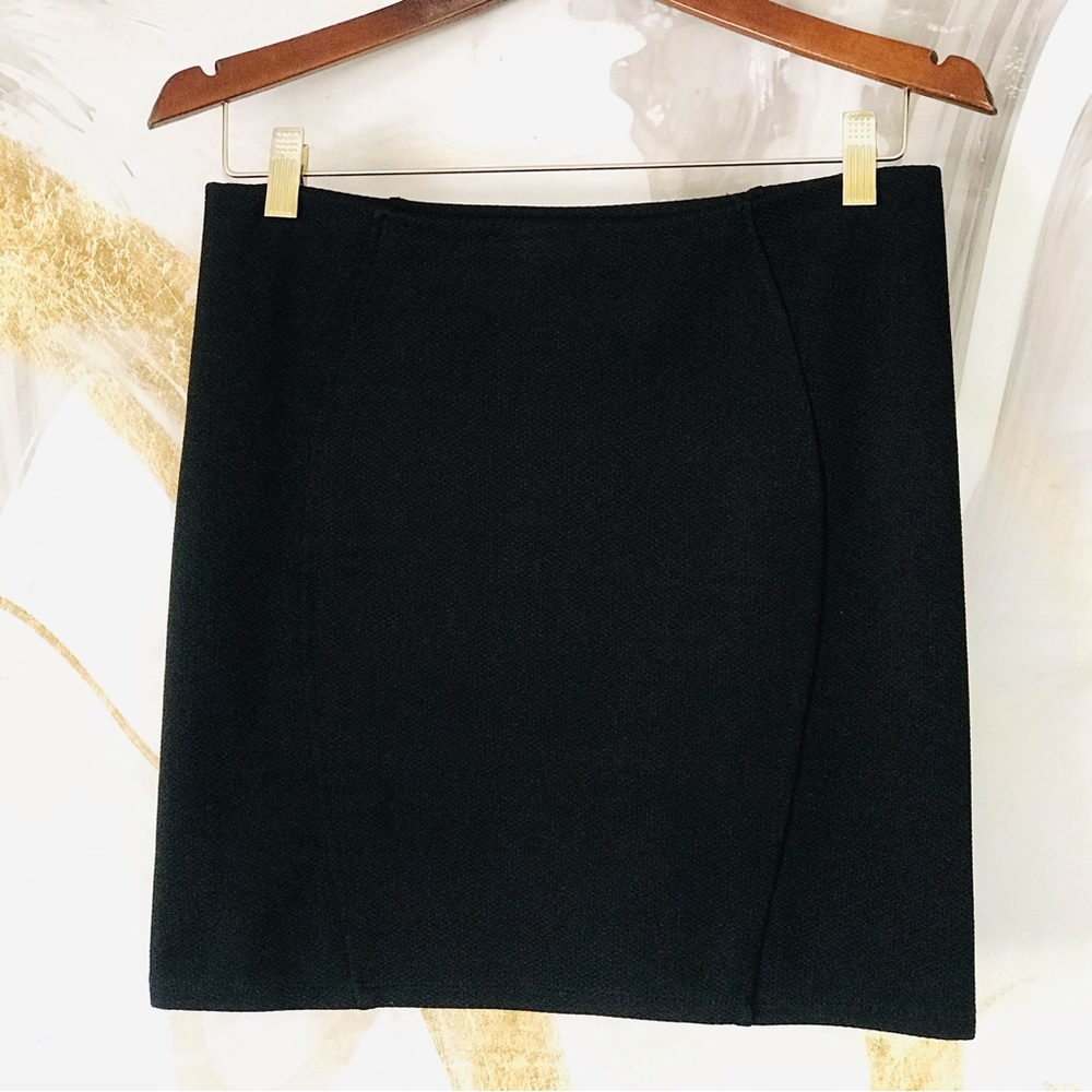 TOPSHOP | Black Bodycon Mini Skirt in Stretchy Material Size 8